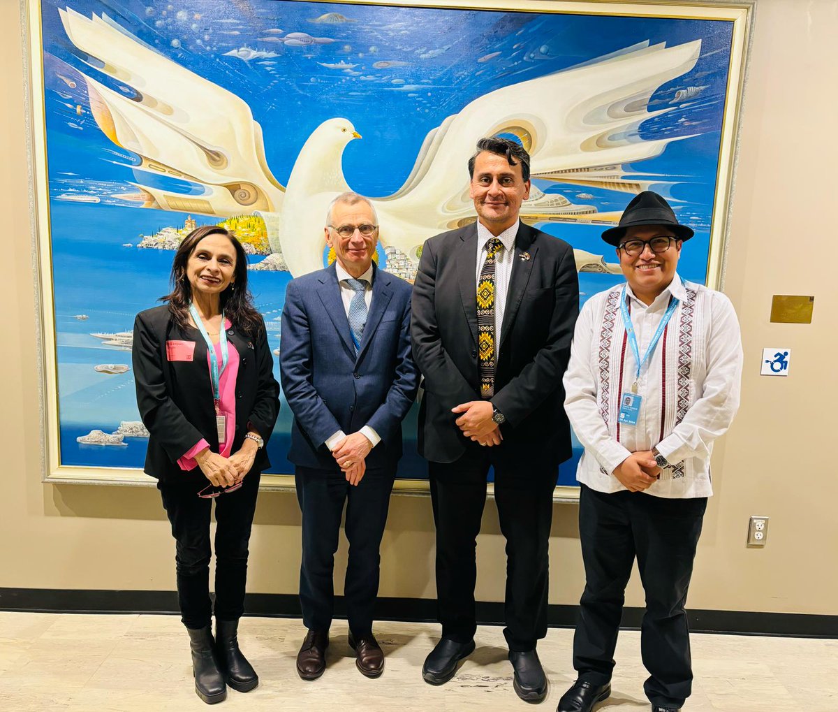 Today I had the opportunity to meet with representatives of @filac_ , who aim for the development of the Indigenous Peoples of Latin America and the Caribbean. Ahead of #COP16 , we must remind ourselves of the key role indigenous peoples play in the conservation of biodiversity.