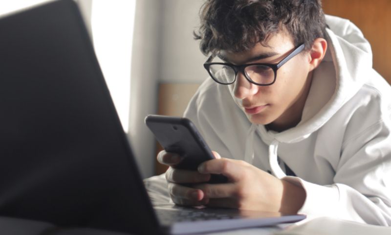 #TeenMentalHealth: What the evidence really says about social media’s impact on teens’ mental health: ow.ly/Oyxp50Rj3be