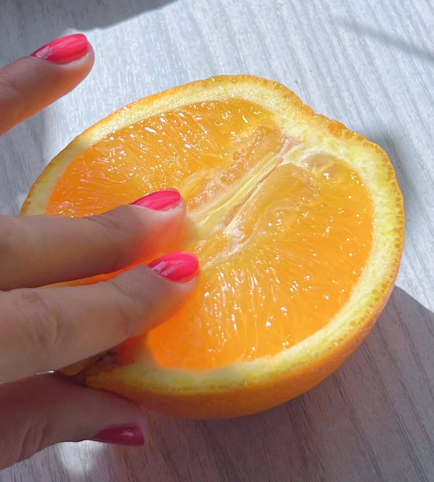 Do u like orange? 🍊🍊🍊🍊 https://t.co/Em3dpXcqzK<a href="/tag/coloryourday"class="tags"><span>#coloryourday</span></a><a href="/tag/smilethroughtherain"class="tags"><span>#smilethroughtherain</span></a>