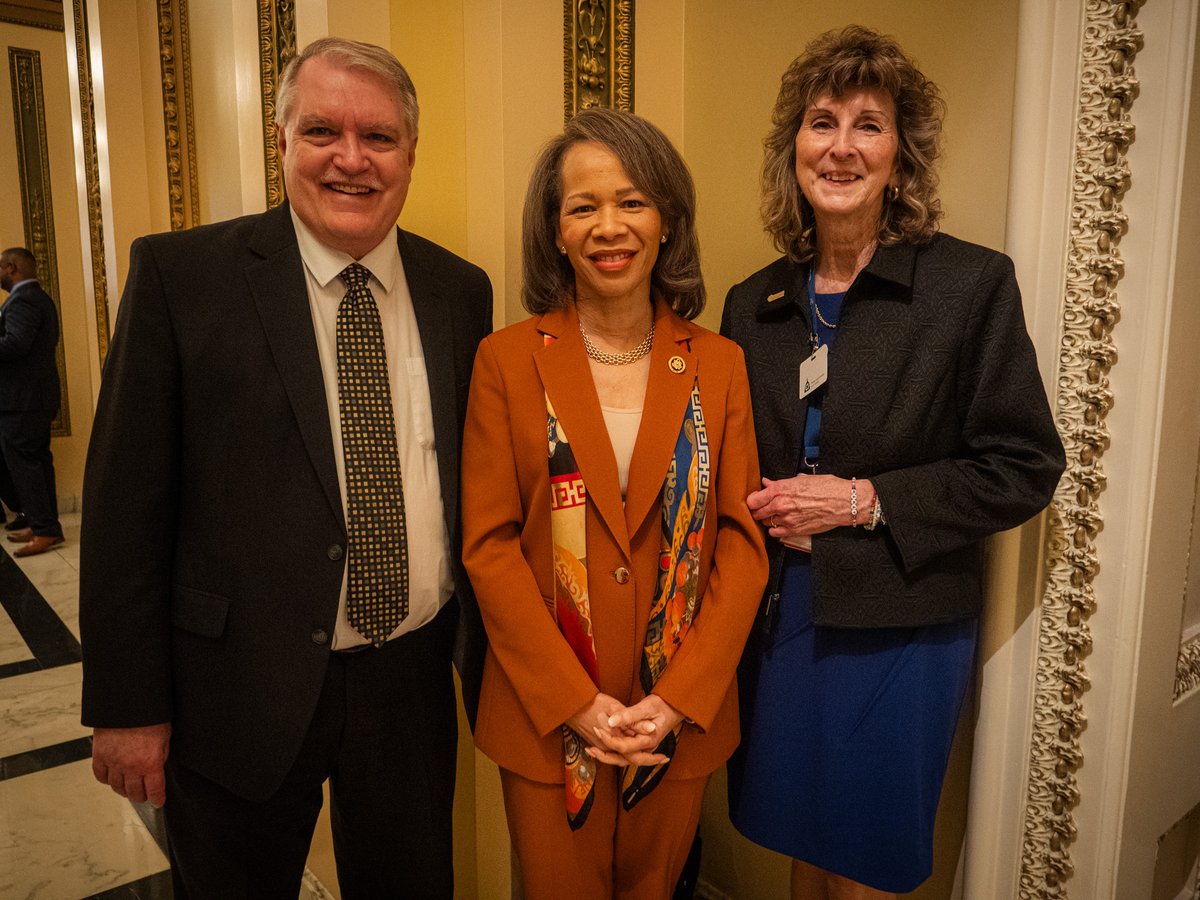 SenLBR's tweet photo. It’s always great to see @EastersealsDeMd in Washington! I am grateful to them for everything they do to support people with disabilities, and to Ken and Verna for their exceptional leadership. https://t.co/h9ptLkq1ai