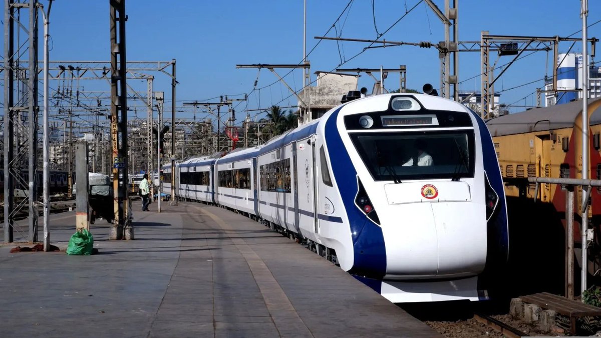 Italy vs Maharashtra

Fastest train (Operational speed)
300 km/hr vs 130 km/hr
Frecciarossa 1000 (HSR) vs Vande Bharat train (SHSR)