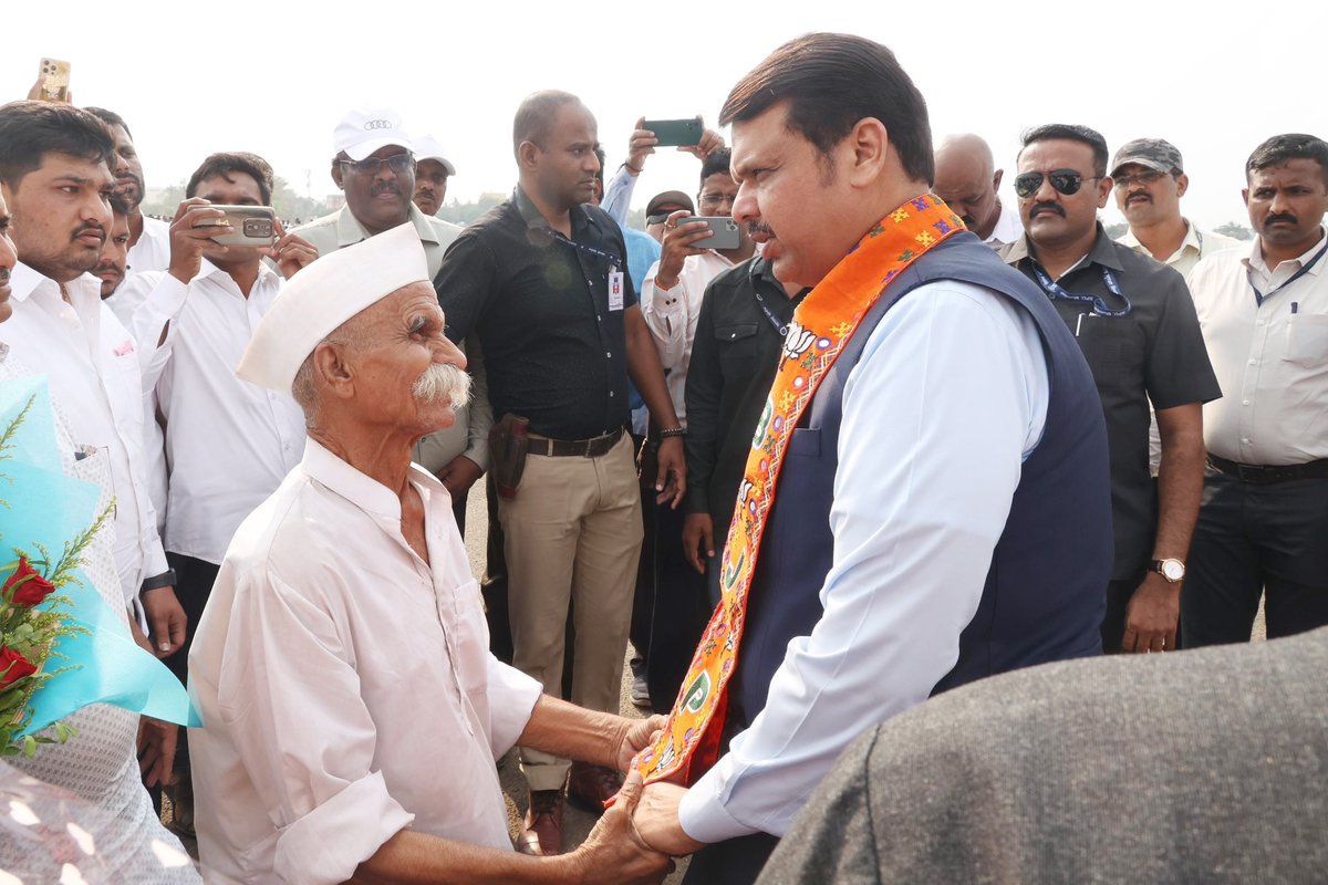 Dev_Fadnavis tweet picture