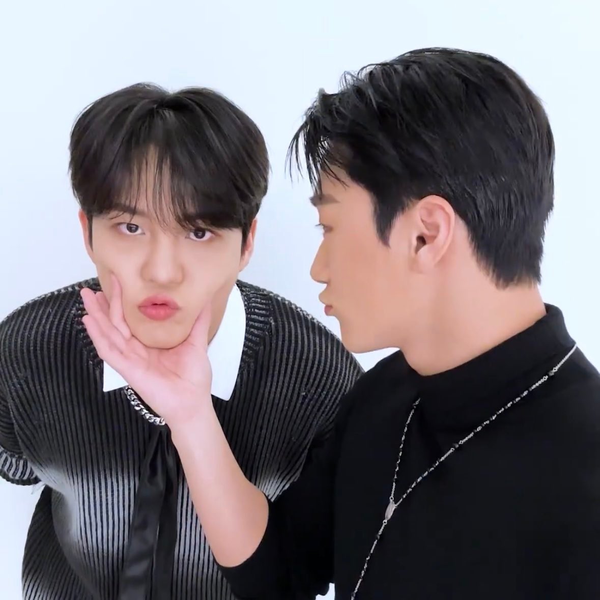 21NickiLee's tweet photo. The Choi brothers ;-)
#ATEEZ #에이티즈 #SAN #산 #JONGHO #종호 #エイティーズ https://t.co/tTaK3lQj4F