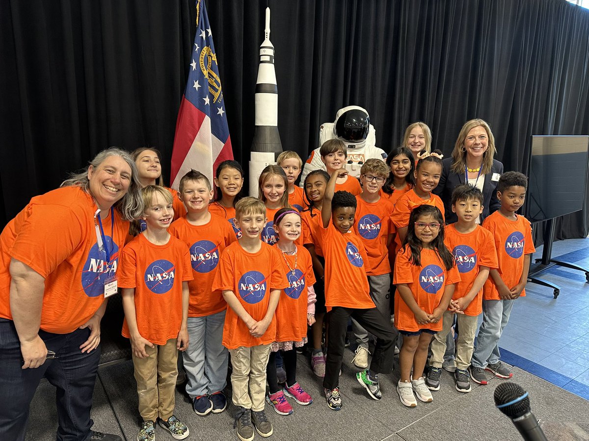 Our very own @mtnviewes students will have the opportunity to ask @nasa astronaut @Astro_Jeanette questions about space and her journey while she is aboard the @iss! We are thrilled that @ariss_intl selected our school to be the first of the @cobbschools to have a direct…