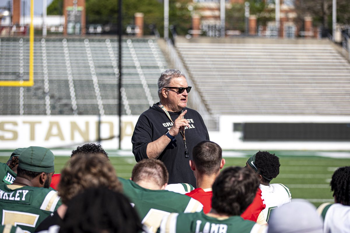 To whom it may concern… WE HAVE THE SPRING GAME THIS WEEKEND!! Saturday ⤵ ➠ 🟢 vs ⚪️ ➠⏱ | 7:00 PM | ➠📍 Jerry Richardson Stadium