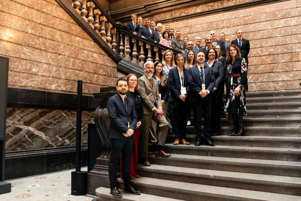 Flanders_DFA's tweet photo. Today, 10 innovative European regions gathered at a summit in Antwerp. Their goal: to address complex global challenges regionally. As such, the Government of Flanders wants to enrich European policymaking with a progressive regional perspective. #EU2024Flanders #LookAtUsGo https://t.co/drenG2Dp3l