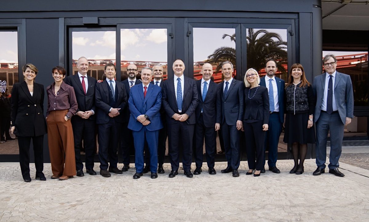 Confindustria tweet media