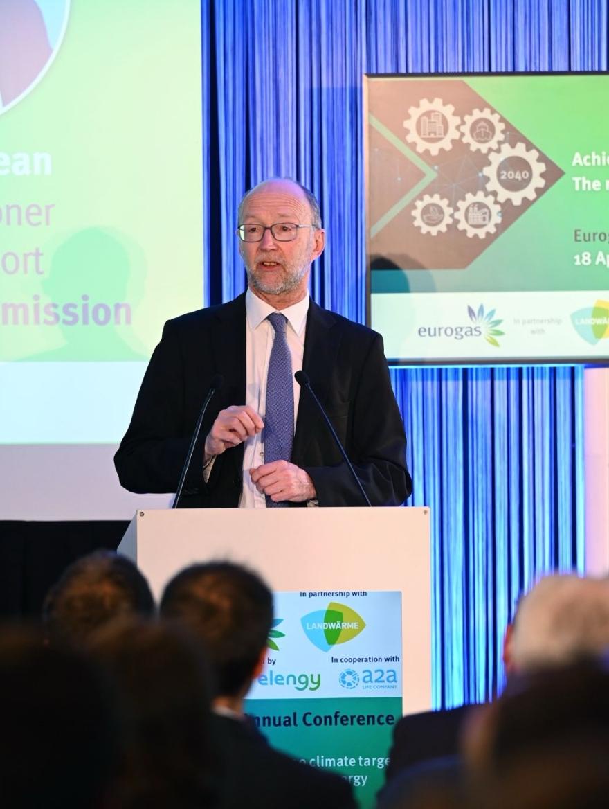 Renewable energy must become the backbone of the energy system. 

Matthew Baldwin, Deputy Director of General DG ENER at the European Commission, in his key note speech at the Eurogas Annual Conference.