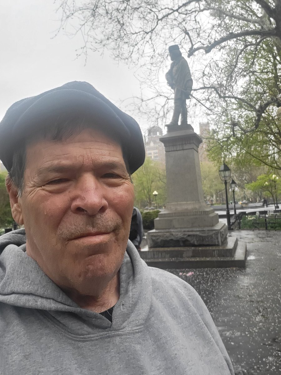 Giuseppe Garibaldi statue in Washington Square Park Garibaldi unified Italy with a 1000 volunteers He did it out of passion and a commitment to liberty and justice He refused to take money! A monument well earned not only here in NYC but in cities around the world