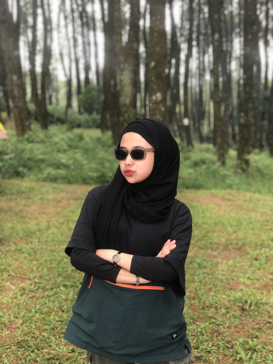 sabilnsd1's tweet photo. Anaknya emang jarang senyum kalo poto😗 https://t.co/gaKBwOIah5