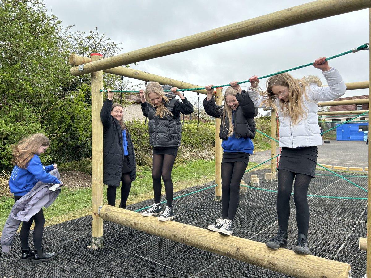 DeanburnPS_P7A's tweet photo. We spent a little bit of time at our new, improved #TrimTrack this afternoon! Thank you so much @Deanburnpcdfg ๐ #Fun #Friendships #Challenge #Balance #Climb #Spin #P7Team ๐ https://t.co/77Pb6sv0v9