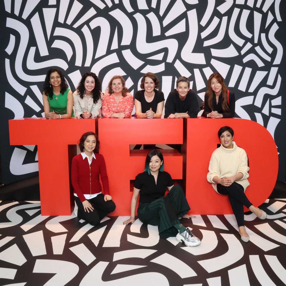 We took this on Day2 of #TED2024. Some #AI ROCK⭐️'s...@drfeifei Daniela Rus @MIT_CSAIL @hlntnr @YejinChoinka @ruchowdh Niceaunties. And speaking today @CatieCuan + @AnimaAnandkumar ...oh...and then there's me🤣