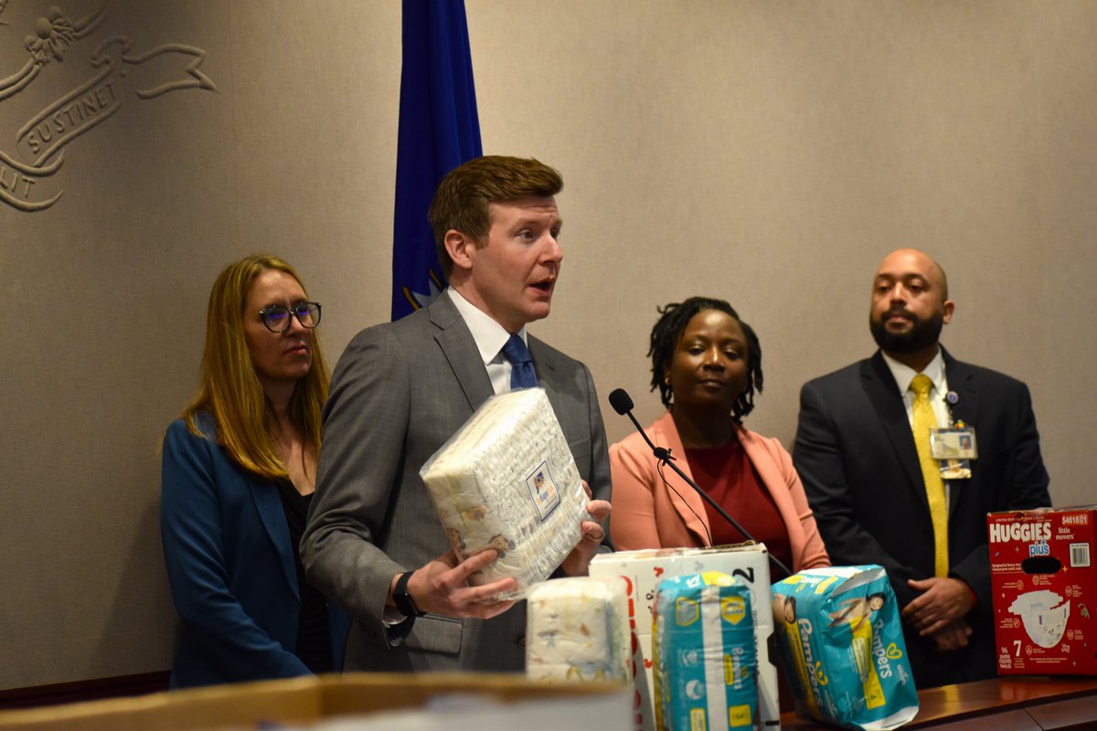 CTComptroller's tweet photo. As a dad of young kids, I know firsthand just how expensive diapers are. 

That's why I'm joining @CTHosp, @TheDiaperBankCT, and organizations across the state to collect diapers for families in need. https://t.co/5fcgLRj1vS