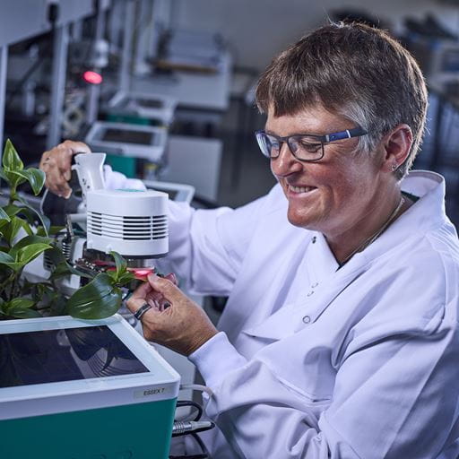 Join @DrTracyLawson (University of Essex) for 'Advances in Crop Production: Manipulating Plant Processes Using LEDs' at #BlackheathScientificSociety's monthly lecture here tomorrow evening Fri 19 Apr 7.45pm Visitors welcome, blackheathscientific.org for details