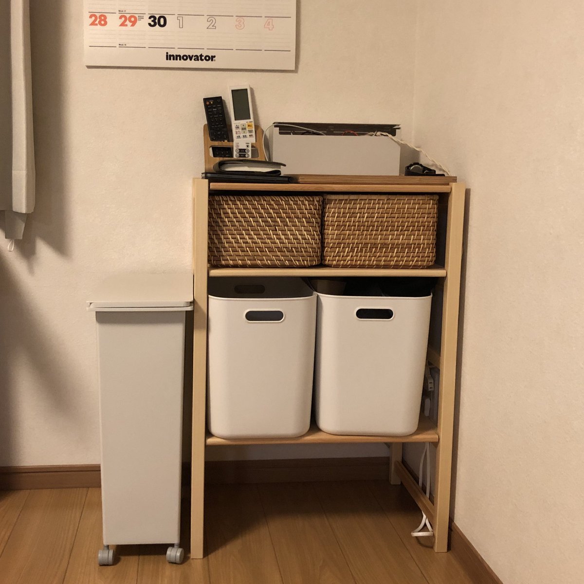 mc50_mk2's tweet photo. 無印良品の45ℓゴミ箱が、reface CSにシンデレラフィットというライフハック⚡️
(打ち込みに必要なものを全部ぶち込んで、いつでも使えるようにした)
#無印良品
#YAMAHA
#refaceCS https://t.co/lX181MhmG6