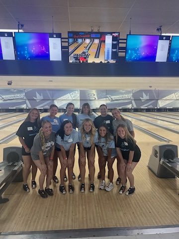 IchabodSB's tweet photo. Our girls had a great time supporting Bowling with Bods last night! https://t.co/htH6aDv6tf