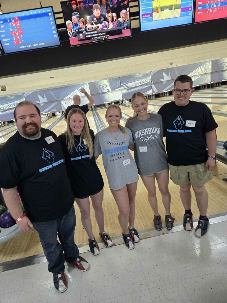 IchabodSB's tweet photo. Our girls had a great time supporting Bowling with Bods last night! https://t.co/htH6aDv6tf