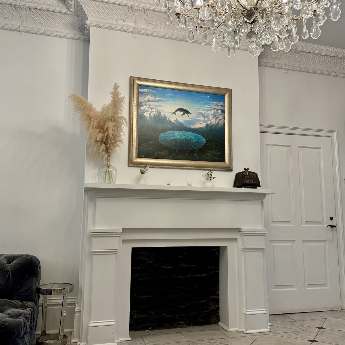 Royal Frenchmen Hotel is a #BoutiqueHotel #Bar with #livemusic #Courtyard and #ArtGallery featuring #KushFineArt by the Master, #VladimirKush #NOLA #FunNOLA