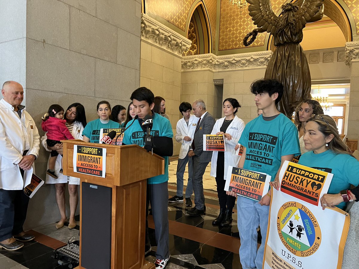 4_husky's tweet photo. “My mother and I do not have health insurance, it is difficult for us to be treated by a doctor.  Our options are limited; in the event of illness, we turn to natural remedies or over-the-counter medications”
@senatorduff @jrojas9 @CTHouseDems @CTSenateDems https://t.co/6R4JAqVZAp