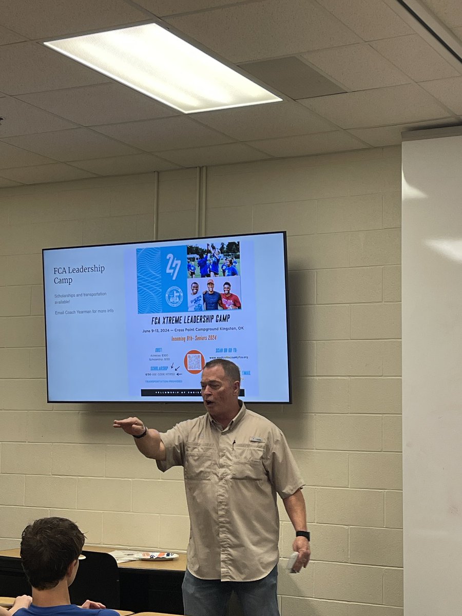 IHSknightsfca's tweet photo. @katy_towne bringing the word today! And special guest , Coach Swann dropping by to talk about FCA camp! If you missed today get with Katy about her lesson! If you need camp info talk to @braemaureen for info! @FCA_NorthCollin https://t.co/SBJKwtiOum