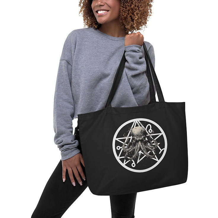 MagiCraft_Shop's tweet photo. Large organic tote bag inspired to Cthulhu / Lovecraft - magic wicca pagan 
 https://t.co/4hV1zF36hR 

#lovecraft #cthulhu #hplovecraft #horror #lovecraftian #callofcthulhu #cthulhumythos #cosmichorror #necronomicon #darkart #fantasy #terror #lovecraftianhorror #arkham https://t.co/pMTGtJaeve