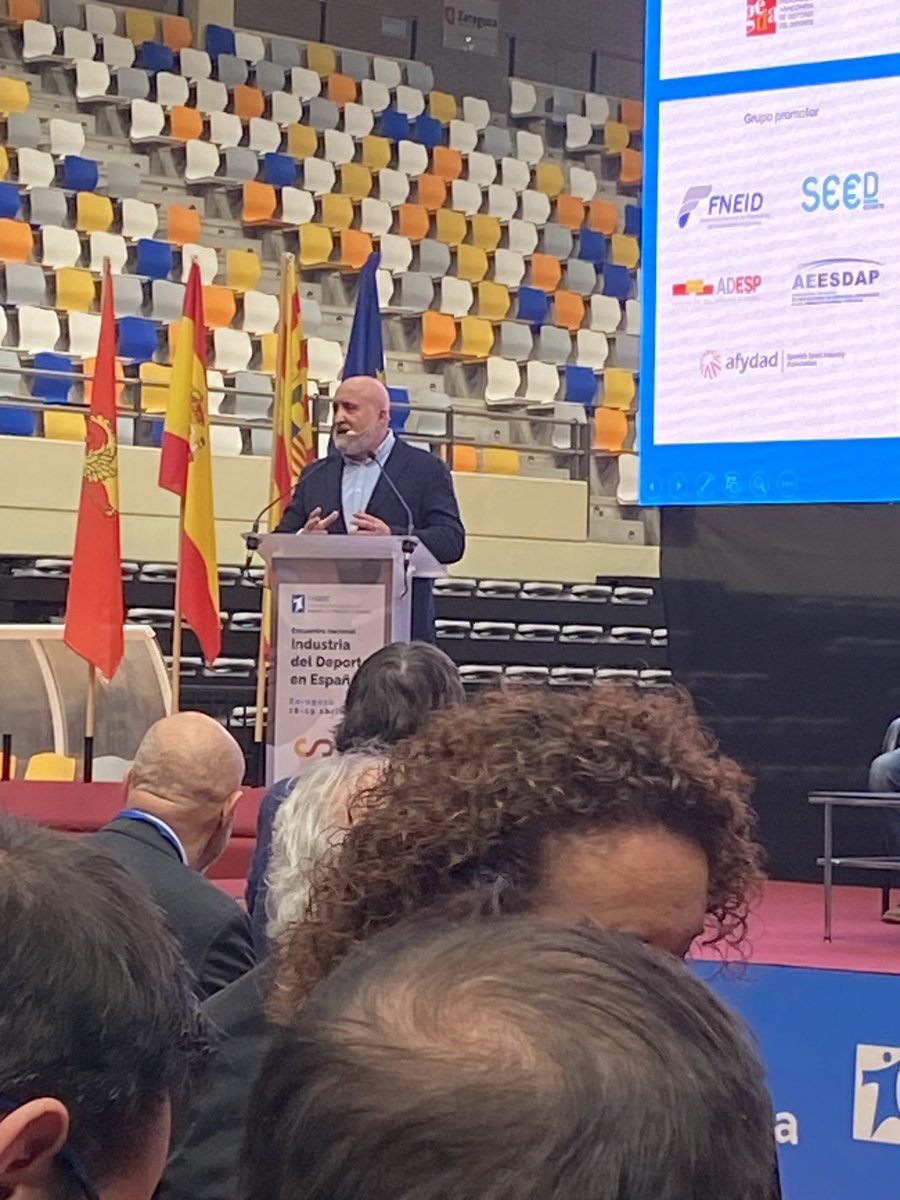 ⁦<a href="/AlfonsoArroyoL/">Alfonso Arroyo</a>⁩ introduce la sesión 4 del Encuentro Nacional Industria del Deporte ⁦<a href="/FAGDEdeporte/">FAGDE</a>⁩ ⁦<a href="/deportegob/">CSD</a>⁩ en Zaragoza… Alfonso nunca da puntada sin hilo… ⁦<a href="/GOfit_es/">GO fit</a>⁩ ⁦<a href="/EspDeportePlat/">Plataforma España Deporte</a>⁩ ⁦<a href="/EspanaActiva/">España Activa</a>⁩ ⁦<a href="/fneid_es/">FNEID</a>⁩