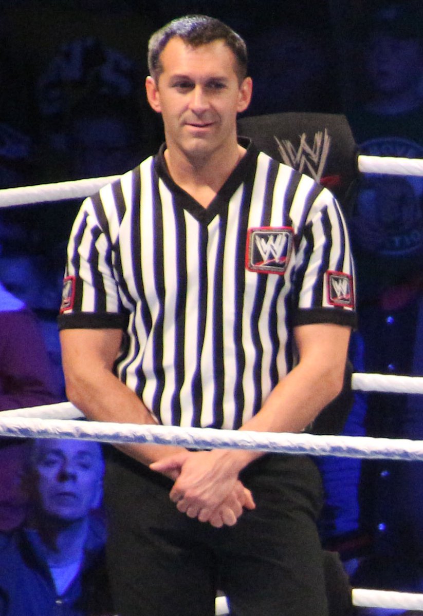 WWE Referee Appreciation Tweet: Let’s Show Them The Love They Deserve !