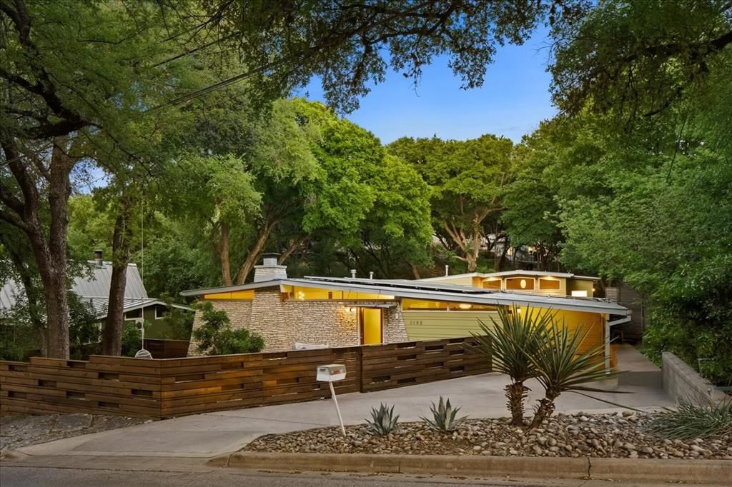 Our beautiful Austin mid century modern — perfect for families — is now listed. Across the street from the Barton Springs pool and close to downtown, we loved living here. We are sorry to say goodbye. zillow.com/homedetails/11…