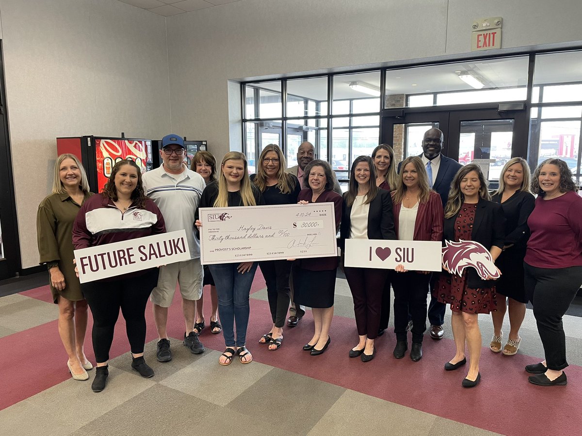 What a way to start the day! Hayley Davis will graduate from Shawnee Community College in May. This morning, leaders from Southern Illinois University-Carbondale surprised Hayley with the Provost's Scholarship.

#WeAreShawnee