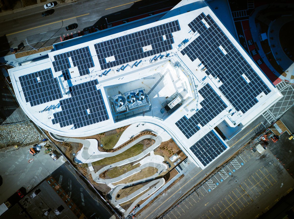 We're thrilled to announce the commercial operation of the 252 kWdc solar and 125 kW storage systems at 66 Galen.

Learn more about the LEED Gold-certified facility: catalyze.com/2024/04/18/cat…  #SustainableScience #CatalyzePartnership #EnergyInnovation #LifeScienceLabs