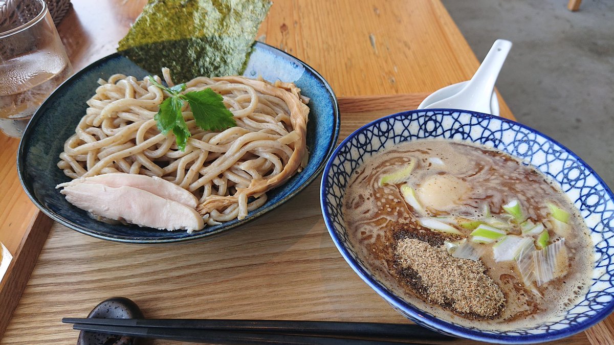 rHtvWkT80NGROOd's tweet photo. ダグズダイナー&バーにてランチ❗
とても美味しかったです🎵
(レース後も栄養補給⁉️)
#宮古島
#HOTELLOCUS
#マンゴージュース
#つけ麺 https://t.co/ax2Wla9h76