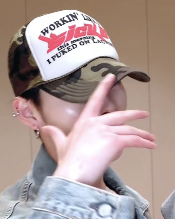 refuseshade's tweet photo. 카모모자 아래로 빤딱거리는 볼따구가 너무 좋음히히ㅣ히 https://t.co/IEYzx1ecIp