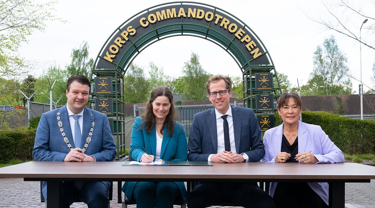 Het Korps Commandotroepen krijgt een nieuwe kazerne. De voorzieningen van deze special forces moeten samenkomen in één duurzame kazerne aan de Antwerpseweg in Roosendaal, ten oosten van Nispen. Onderzocht wordt of die locatie inderdaad geschikt is. Zie: bit.ly/3Wb7XGa