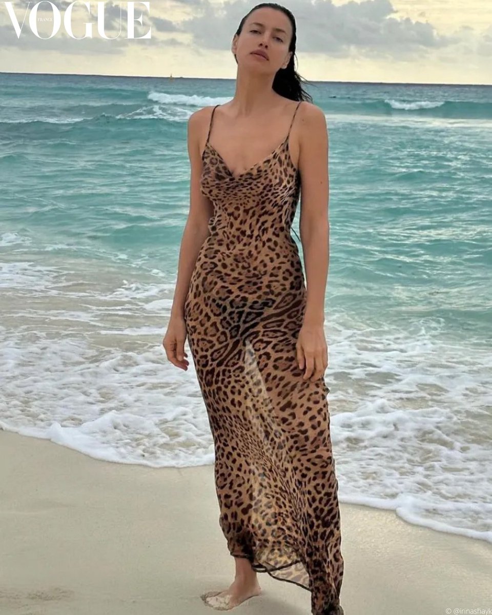 En tête de liste de nos envies mode cet été ? La robe Rat & Boa portée dernièrement par le mannequin #IrinaShayk.
--> trib.al/3Ktr3tH
© @IrinaShayk