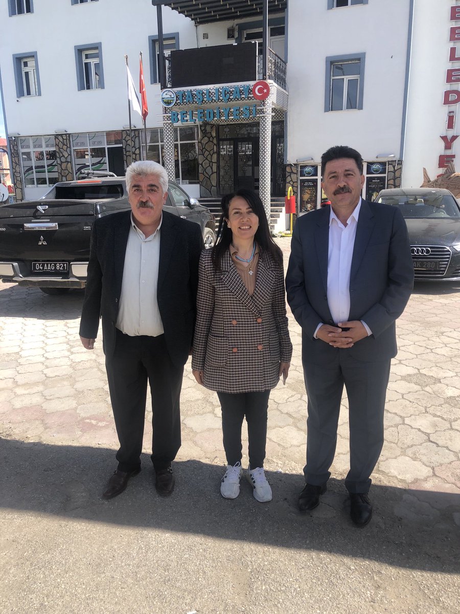 halefkeklik's tweet photo. Bugün Taşlıçay,Diyadin,Bazid ve Iğdır Belediye eş Başkanlarımızı ziyaret ettik.Eş başkanlarımızı tebrik eder,çalışmalarında başarılar dilerim. https://t.co/8RQV75iFK4