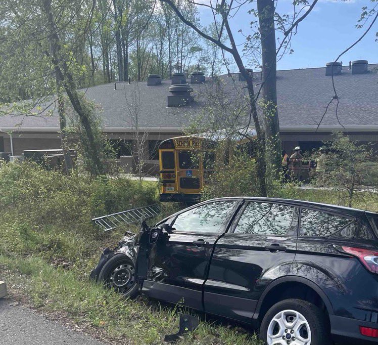 Two school buses crash into homes in the DMV this morning: a 2-car crash on the 9800 blk of Braddock Rd ended up with a school bus crashing into a building. 3 w/ minor injuries. 10000 blk of Riggs Rd in Adelphi, another bus struck a home. Driver w/ NLT injuries, no kids on board.