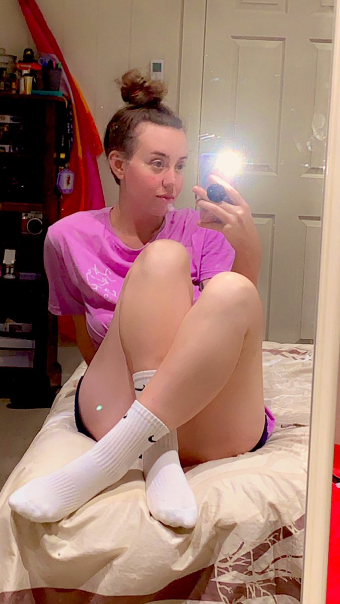 BergmanHay14369's tweet photo. The best feeling in the world: getting out of a nice shower, putting on booty shorts and girlfriends t-shirt and waiting for my love to come home… what a life to live 🥰

Findom cuck ausfindom https://t.co/6VzacSjOAU