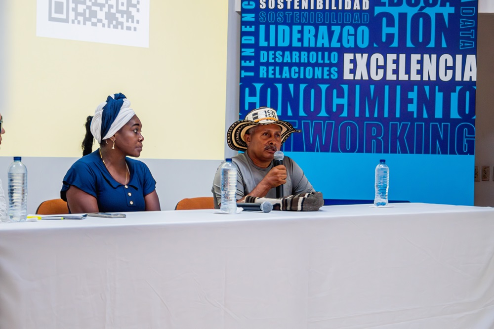 utboficial's tweet photo. En el panel participaron Norlis Herrera, representante de las asociaciones de mujeres; Ever Rodríguez, representante de una asociación Indígena de los Montes de María;  Manuel Berrios #EgresadoUTB y la profesora Martha Castro, de la #EscuelaDeNegociosUTB https://t.co/wZT9py1WrK