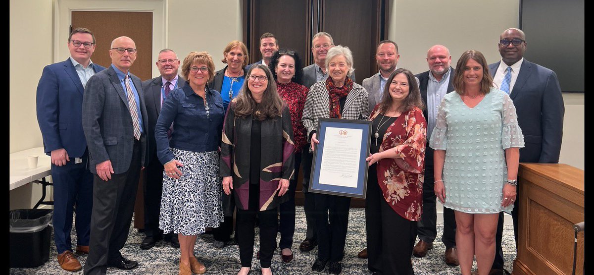 So great to join so many disability advocates to recognize @KarenTefelski @vaACCSES for her tireless efforts to help employ ppl with disabilities. Congrats, Karen!