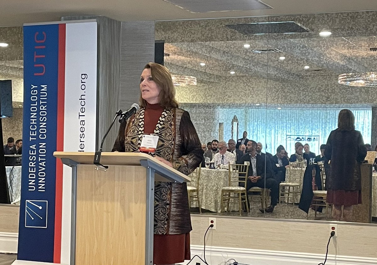 Marie Bussiere, the Technical Director at @NUWCNewport kicks off a conversation on the US Navy’s perspective on AUKUS. 

Looking to the future, Bussiere highlights the possibility of a common family of undersea weapons composed of each nations’ best technologies and capabilities.