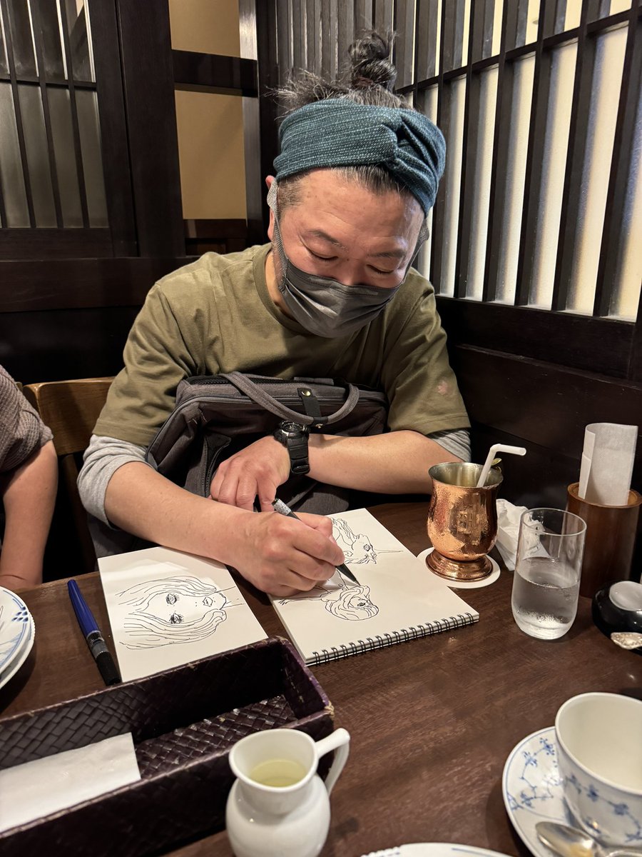その後カフェで #寺田亨 &amp; #姫川明輝 で<#宇野亜喜良展 その後の印象お絵描き会>をコラボ。かなりソレっぽくなってません⁈すばらしいARTが出来上がったと思うのですが‼︎とても良い記念になりました。
寺田先生岡田先生ありがとうございました〜❣️ 
