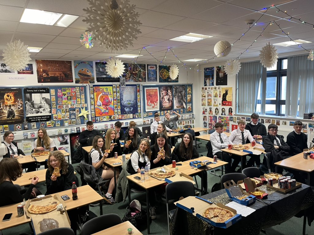 MrsHamStew's tweet photo. Farewell to my fantastic Higher Class. All the best for your exams! 💫💫 https://t.co/R7tfX2gpta