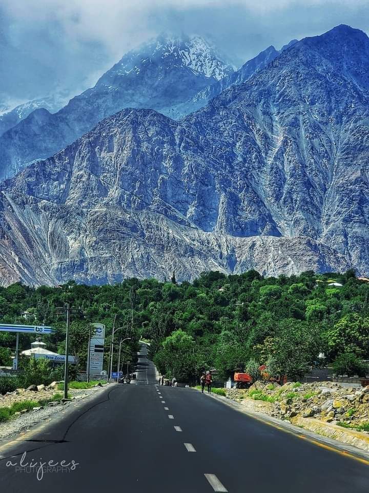 The Karakoram Highway, a breathtaking adventure through the heart of gilgitbaltistan.

#kkh #NagarValley #GilgitBaltistan #naturelovers #naturetherapy #dawndotcom #beautifuldestinations #KarakoramHighway #everyone #highlight