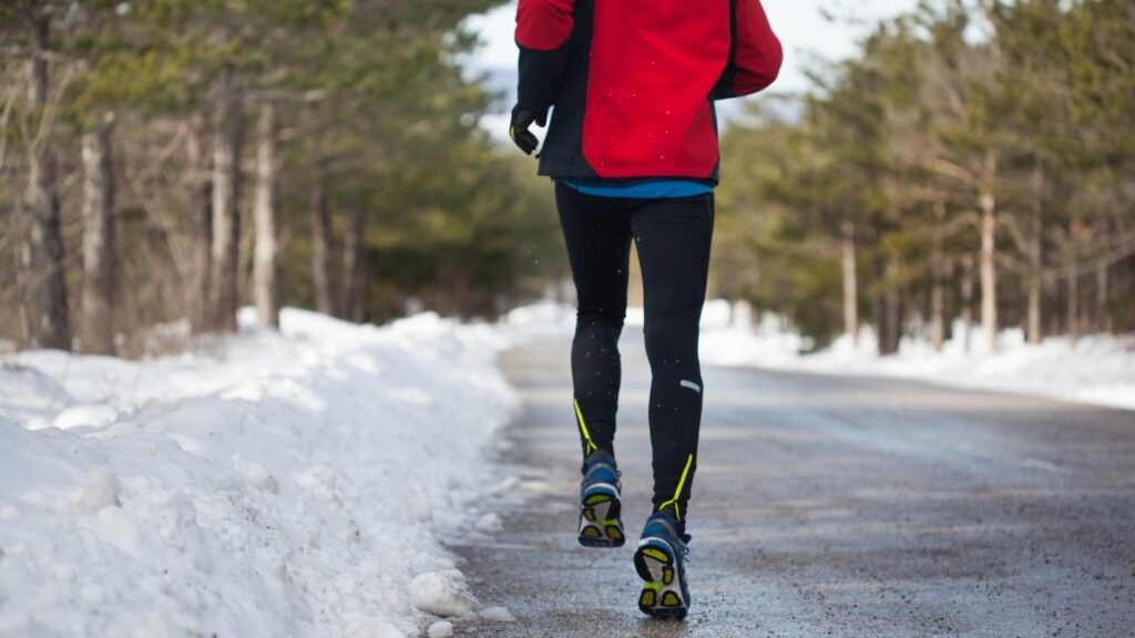 Feeling the chill during your workout? It might be affecting your endurance. Research shows that even superficial cooling can disrupt muscle oxygen supply, making it harder to keep going. medilink.us/77la   #fitness #sportscience