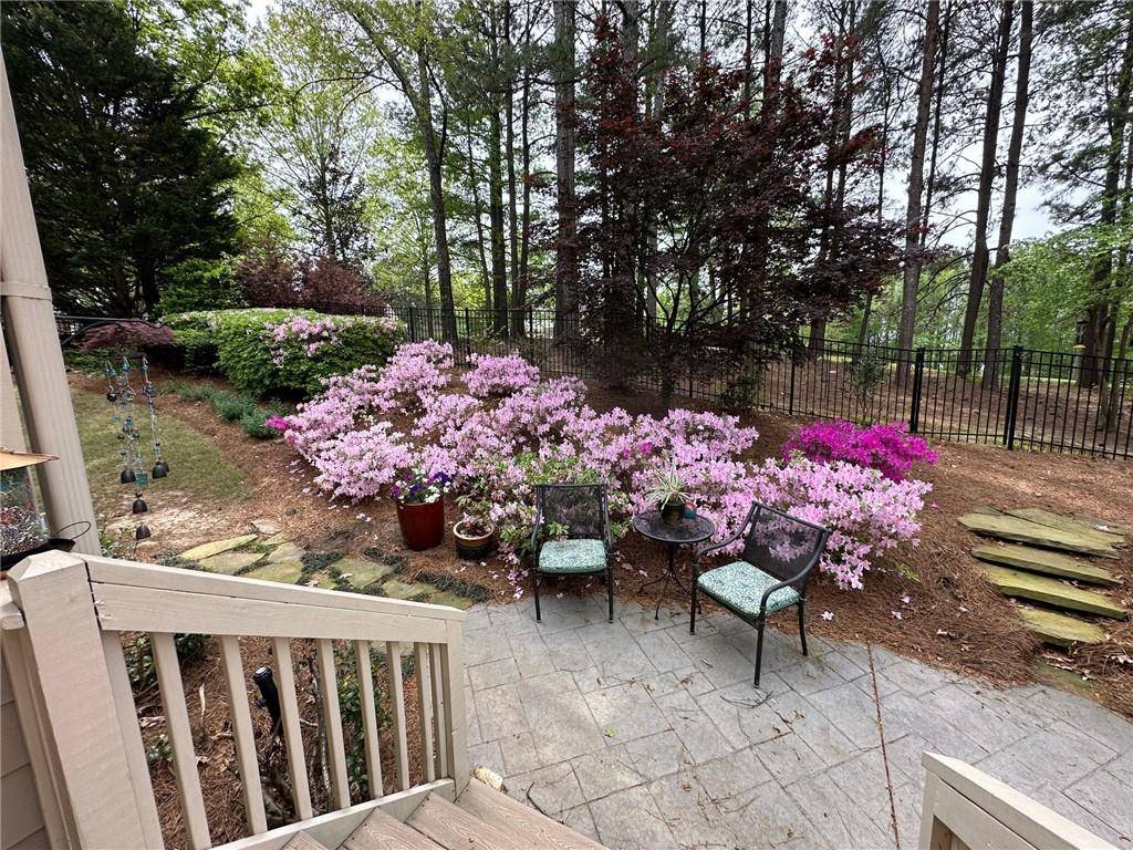 DavisTeamRE's tweet image. 5301 Davenport MNR, Cumming, GA 30041 just hit the market! #CummingRealEstate #30041 #DavisTeamRocks #RealEstateForSale 
Take a look at this awesome space: eastgahomes.com/d8qyi52x