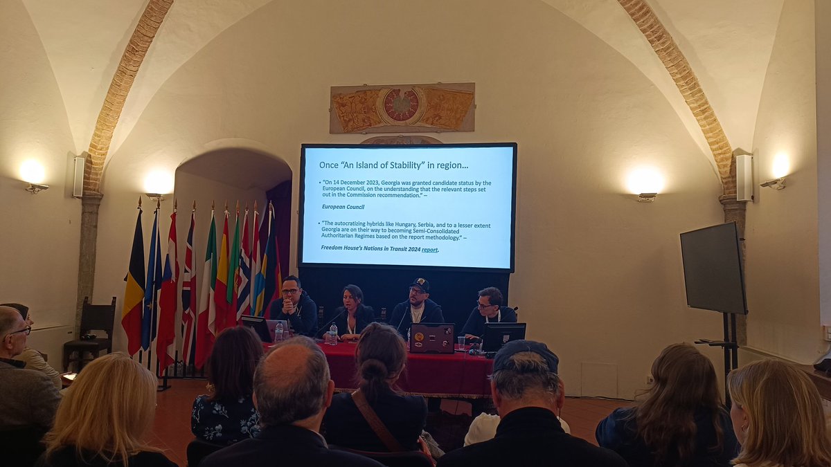fedemelanus's tweet photo. "In Polonia durante gli otto anni di estrema destra al potere, è stata una sfida per molti media, i media mainstream, non diventare i sostenitori dell'opposizione liberale. Abbiamo provato a presentarci come rappresentanti dei lettori".

@journalismfest 

#ijf24 https://t.co/TEAGTVqUcl