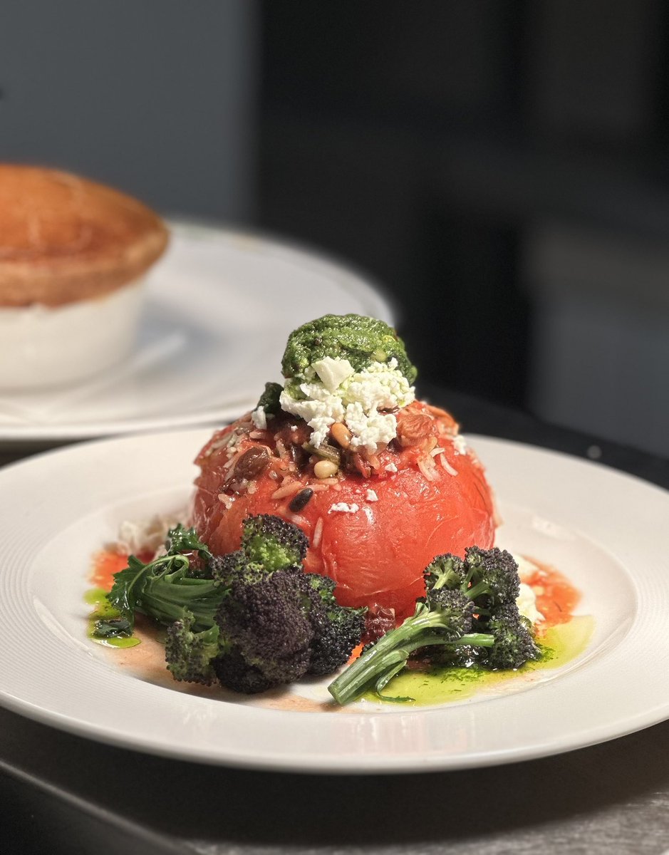 Stuffed tomatoes for Lunch.. 🍅 #crownburchettsgreen #lightlunch #summervibes 🍽️☀️