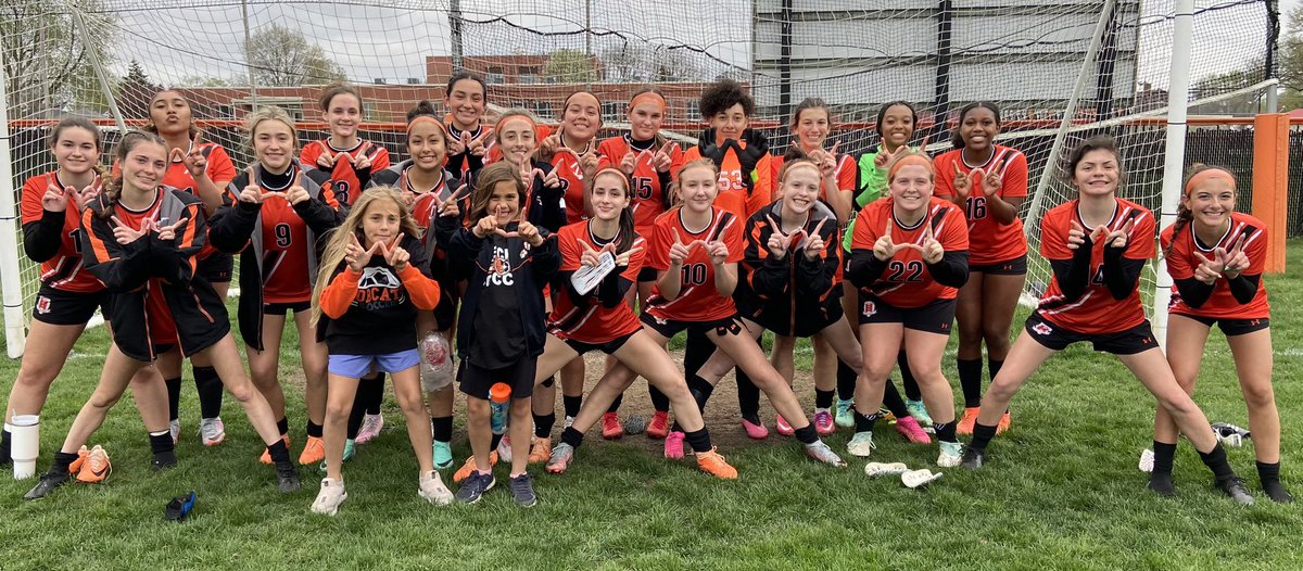 beecherwsoc's tweet photo. Girls spread the love yesterday.  6 different girls with goals and 7 different girls with assists.🖤🧡

Special thanks to our Coaches for a Day!⚽️

BlueCollar Bobcat Hardhat passed on to @teaganc55💪🏻 https://t.co/HOBKPyrf2Z