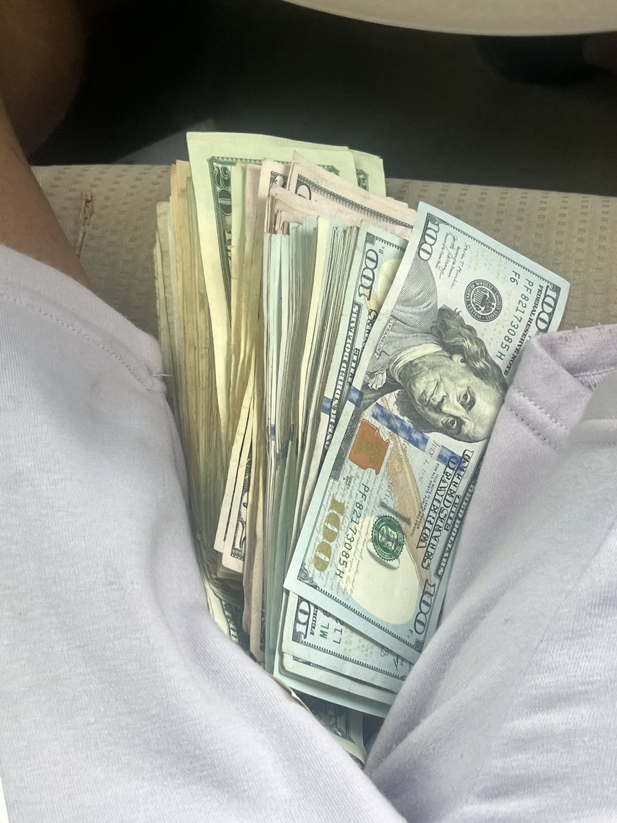 OFFICIALCASH187's tweet photo. YEA IM BUYING LUNCH TODAY HERE!🤑 https://t.co/xnzKjawiwm