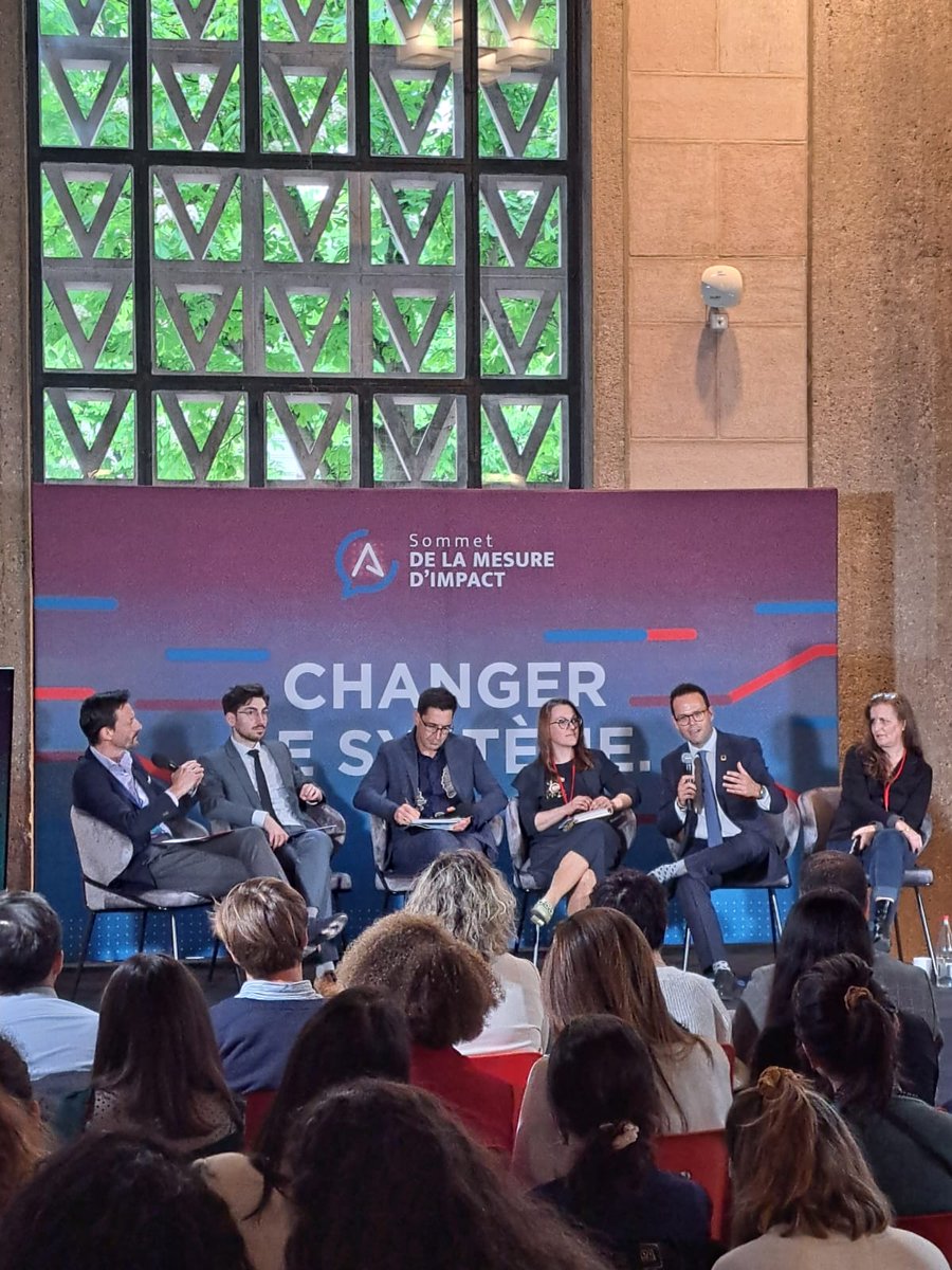 🎉À #Paris au sommet @ImpactTank pour fêter le 1️⃣ anniversaire de la résolution @UN sur l'#ESS

🙌J'ai pu partager le soutient de l'Espagne au déploiement de la résolution à travers @untfsse 

Leadership @empleogob et de la Secrétarie d'Etat à l'économie sociale @segovia_merino